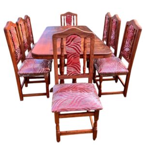 Mesa de algarrobo 2 mts y 8 sillas tapizadas