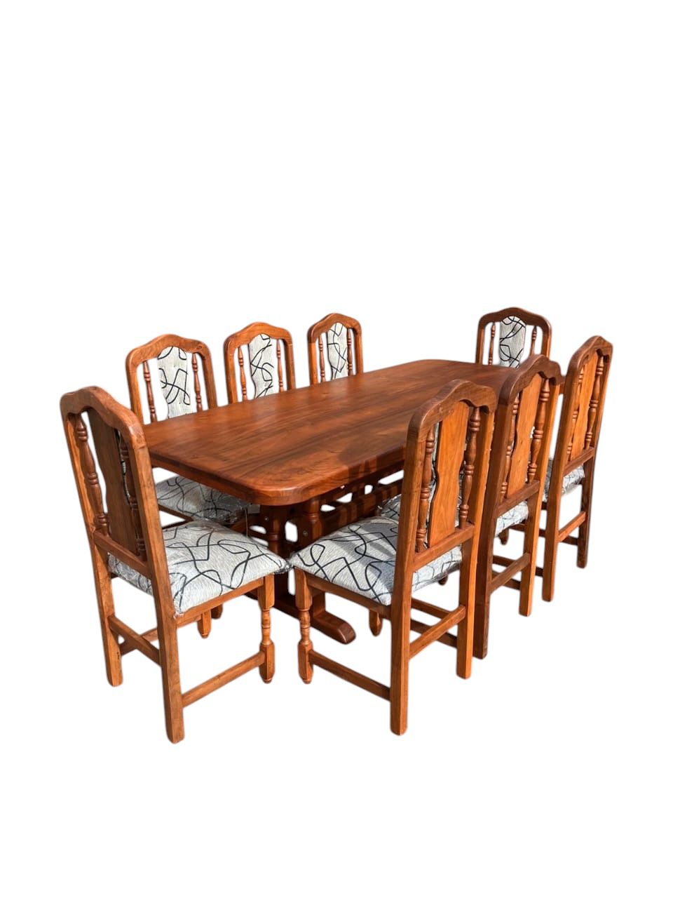 Mesa de algarrobo 2 m con 8 sillas tapizadas